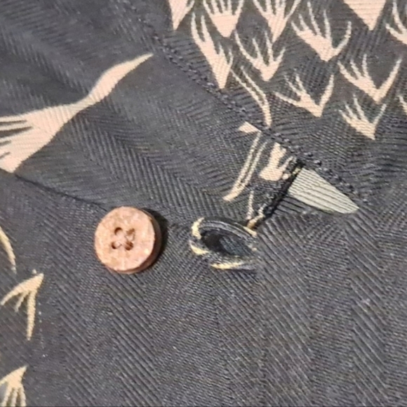 Tommy Bahama Men's Luxe Silk Camp Shirt with Tropical Print Size XL - Picture 6 of 16